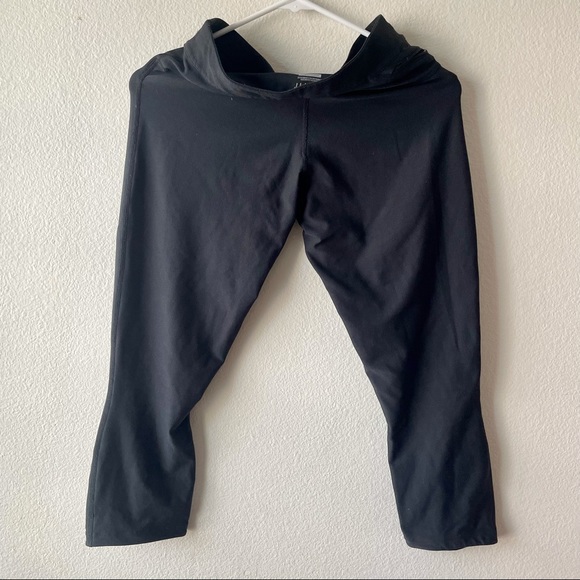 Nike Dri Fit mid rise Capri leggings M - Picture 3 of 4